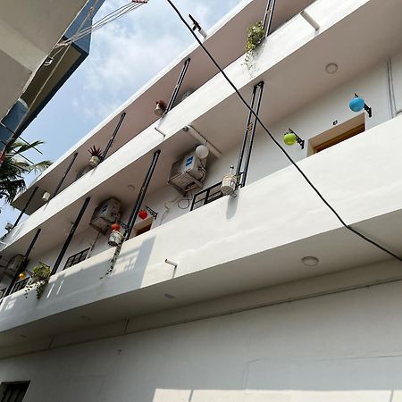 Kavieya Residency Hotel Pūrnānkuppam Exterior foto