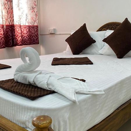 Kavieya Residency Hotel Pūrnānkuppam Exterior foto