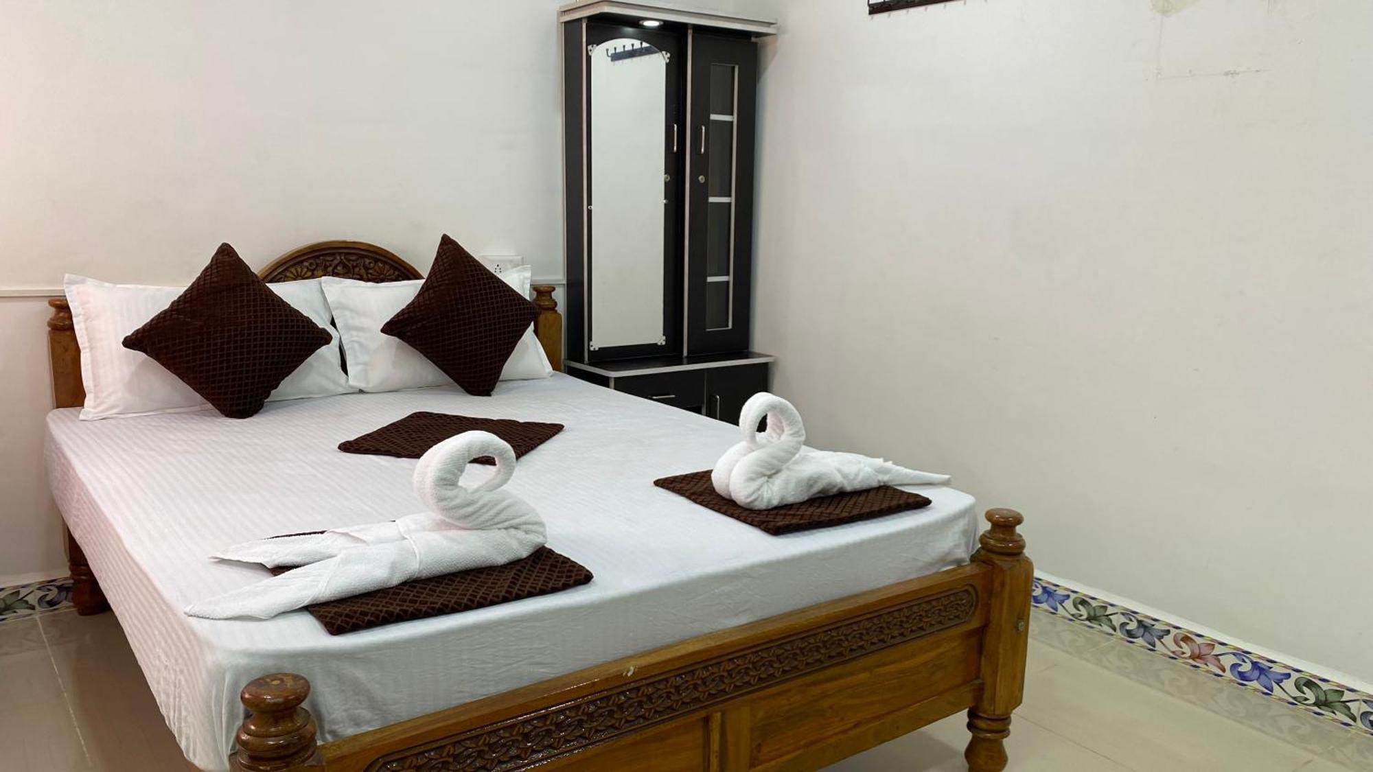 Kavieya Residency Hotel Pūrnānkuppam Exterior foto