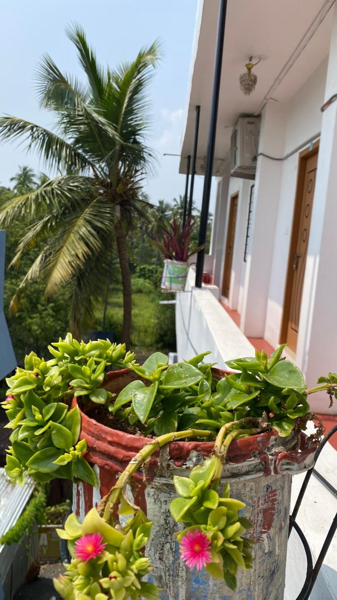 Kavieya Residency Hotel Pūrnānkuppam Exterior foto